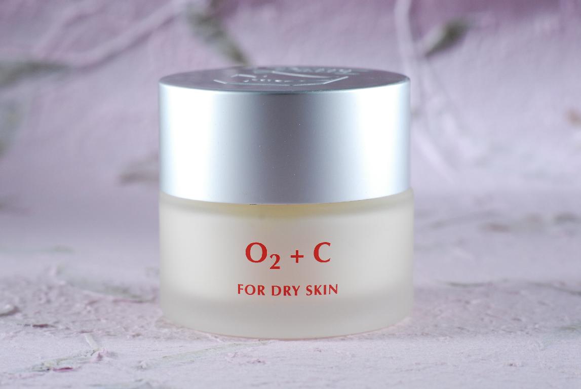 100-LR002-O2 + C Dry Skin